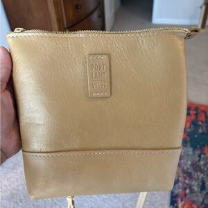 Portland leather Festival crossbody bag in color champagne!